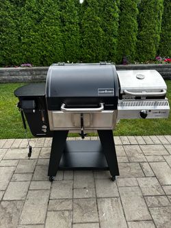 Camp Chef Woodwind PRO 24 WiFi pellet grill and smoker with sidekick gas grill