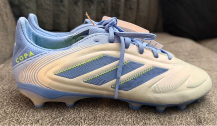 Soccer cleats