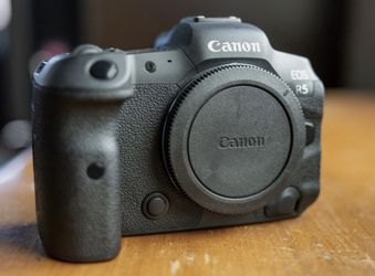 Canon R5 Camera Body