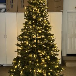 8.5’ Pre-lit Christmas Tree