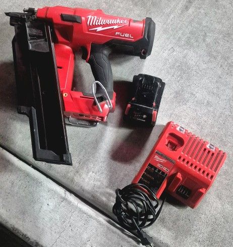 Milwaukee
M18 FUEL 3-1/2 in. 18-Volt 30-Degree Lithium-Ion Brushless Cordless Framing Nailer