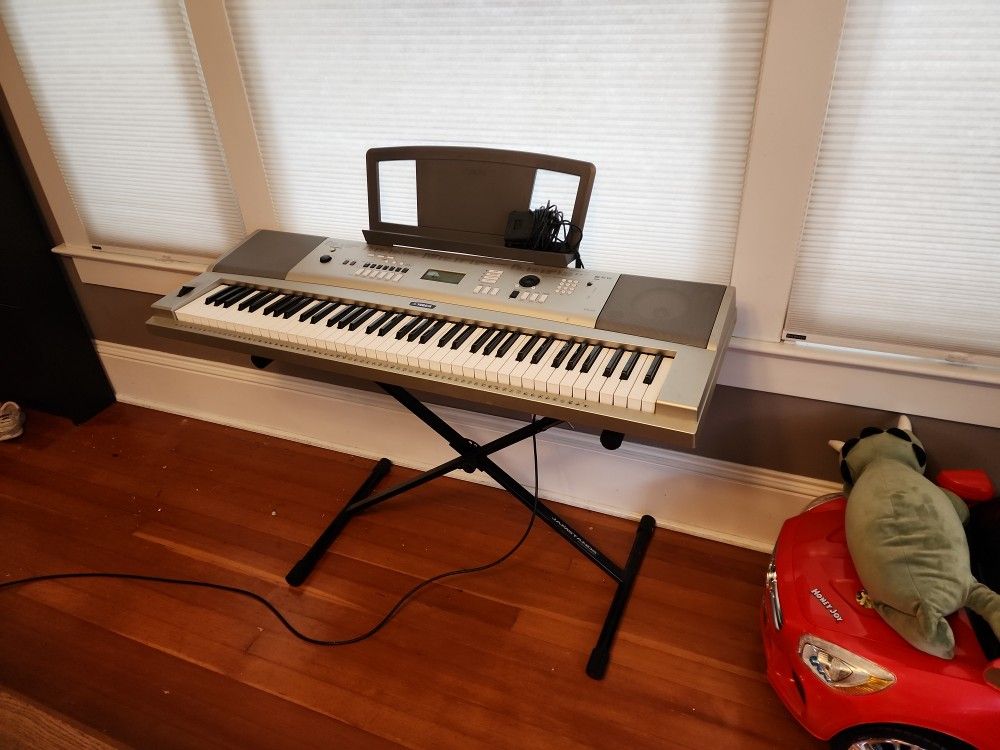 Yamaha YPG-235 MIDI Keyboard and Stand