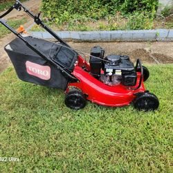 Toro COMMERCIAL WITH Honda Engine Lawnmower 