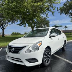 Nissan Versa SV 