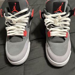 Jordan 4s Like New