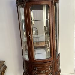 Beautiful china Cabinet!!!