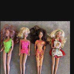 CA. 4 VINTAGE BARBIE DOLLS. ALL FOR $22.00