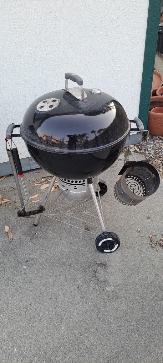 Weber Kettle BBQ Charcoal Grill