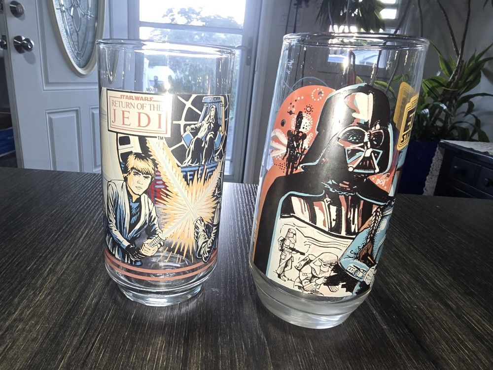 2 Star Wars Burger King glasses Return of the Jedi and The Empire Strikes Back