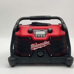 Milwaukee Job Site Radio Powered By Rockford Fosgate 49-24-0200