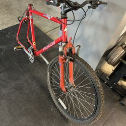 Specialized Moutian Bike, MTB Vintage  Not complete but in good shape didn’t finish restoring it 