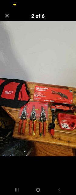 Milwaukee M12 copper tubing cutter, multi-tool, 3-pack metal aviation snips, battery, charger, bag