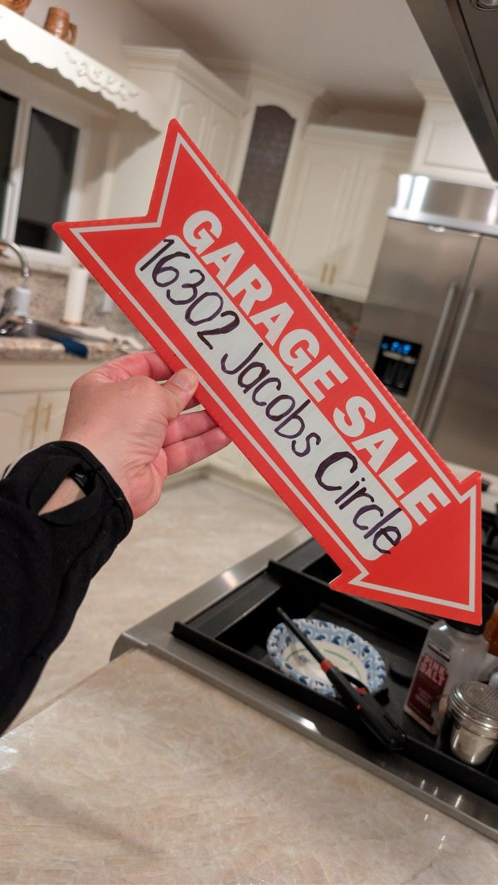 Garage Sale!! Today Sunday 9th Yes!!