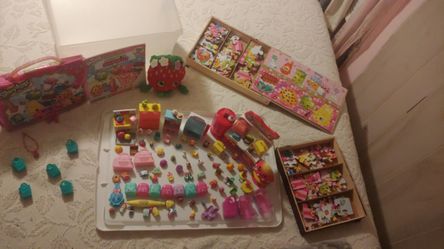 Lots of shopkins