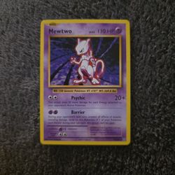 1st Edition Mewtwo Pokémon Card