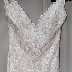 Allure Bridals Wedding Dress $800