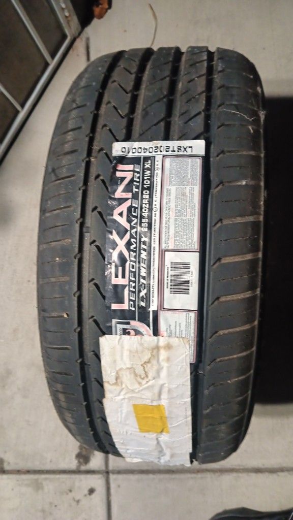 New Lexani 255/40/ZR20