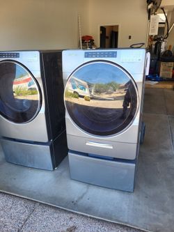 Washer and Dryer with Pedestals