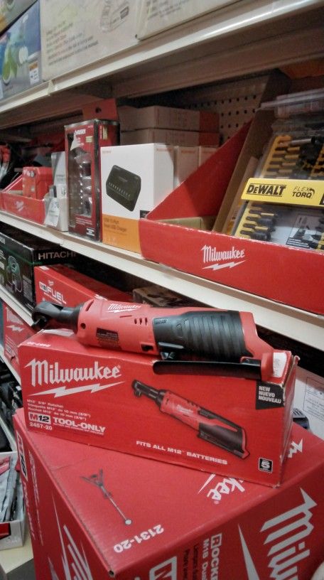 MILWAUKEE M12 3/8" RATCHET (TOOL ONLY)