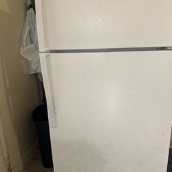 $120.  Refrigerador 
