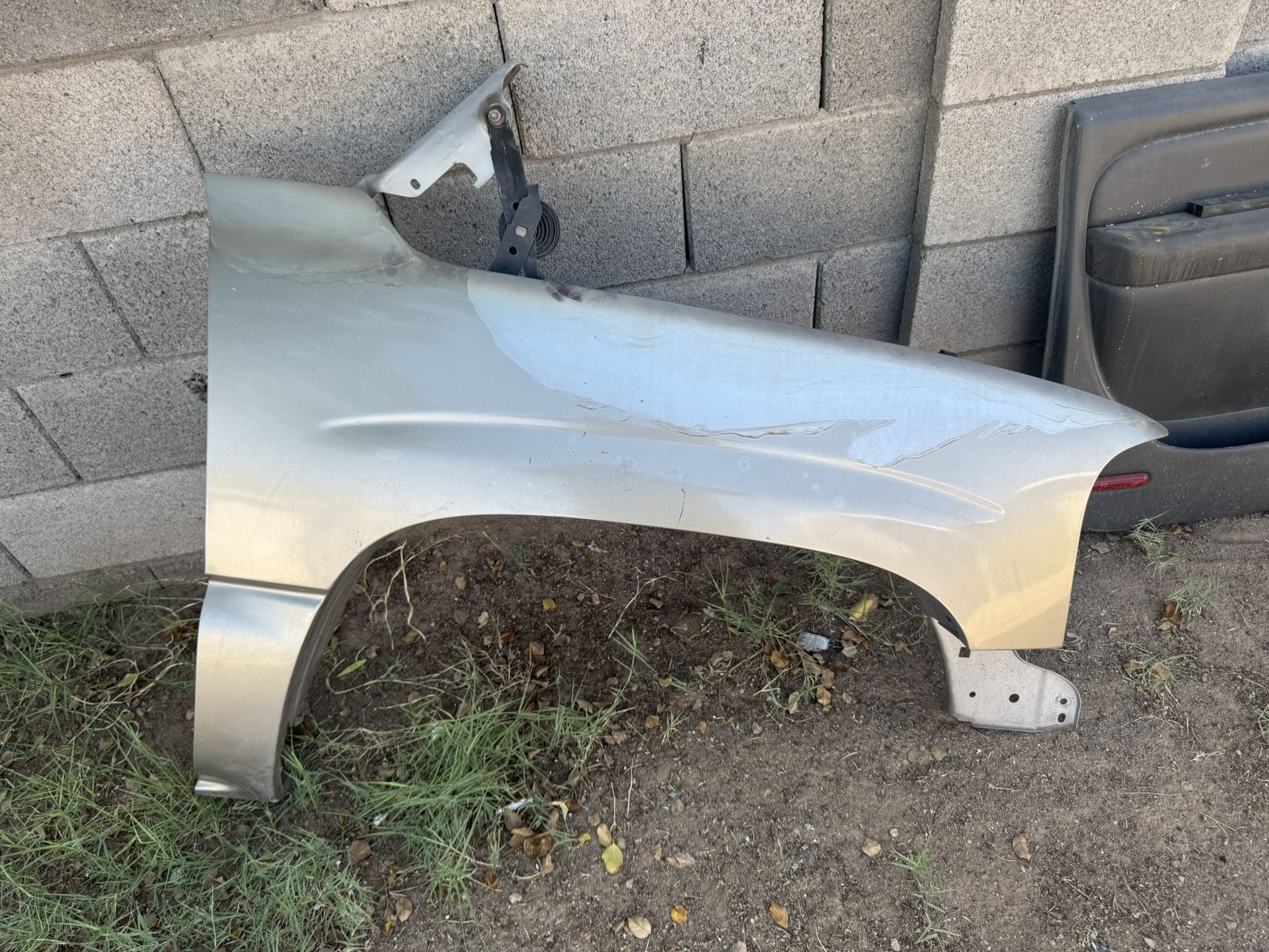 99-06 GMC Passenger Finder
