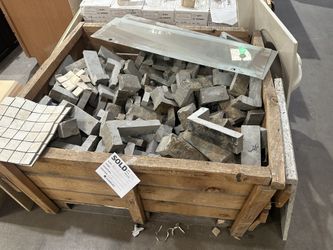 7 Pallets Of New Loose Ledgerstone Corners  Autumn Horizon