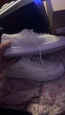 Brand new woman’s Nike