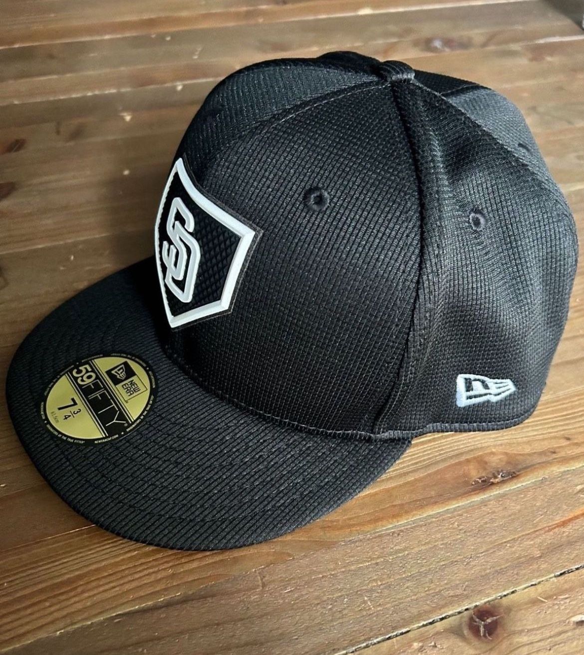 (2) New Era Fitted Caps - MLB San Diego Padres - 7 3/4