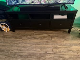 Black tv stand