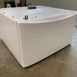Washer/Dryer pedestals (2)