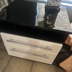 Black And White Dresser With Matching Nightstands