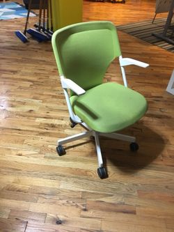 Task chairs