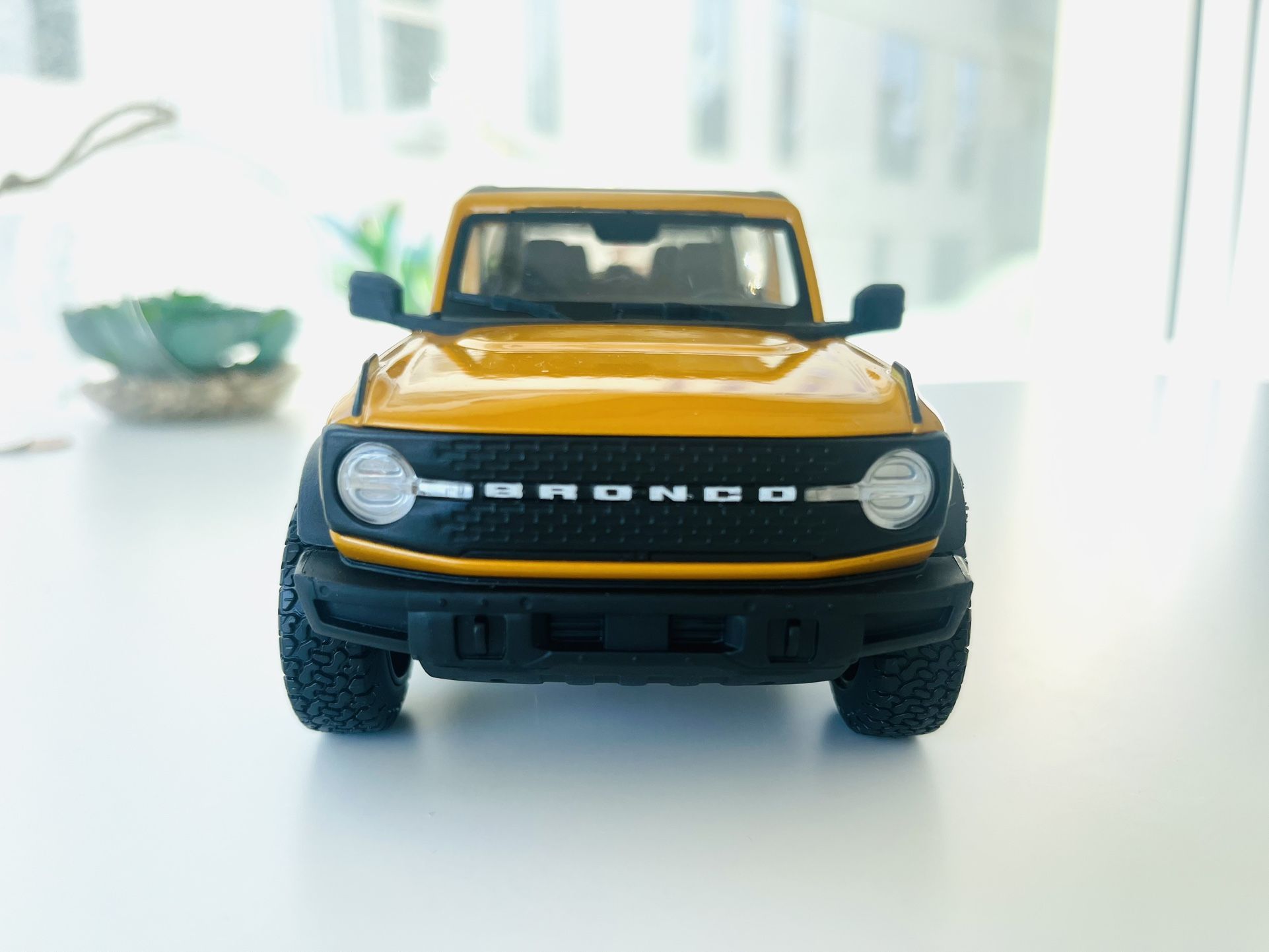 Mini Ford Bronco Model