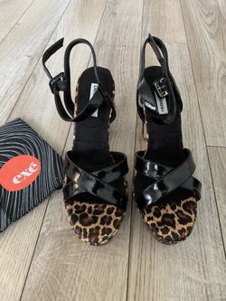 Women’s shoes heels size 10