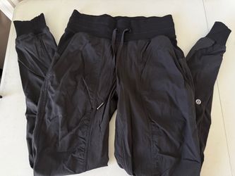 Lululemon pants size 2