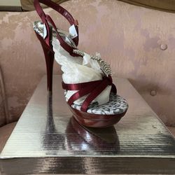 Womens heels size 7