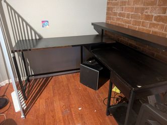 FREE DESK