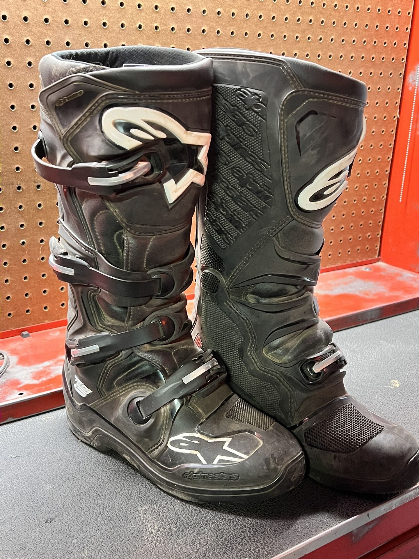 Quad Boots Size 8