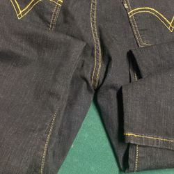 Women’s Levi jeans 