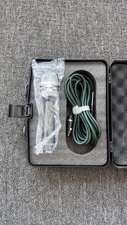 Professional wired microphone
