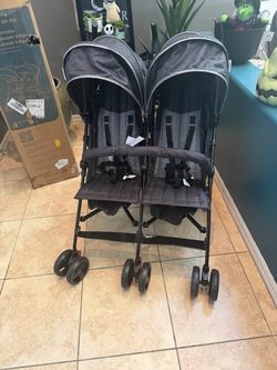 Brand New Dream On Me Volgo Double Stroller