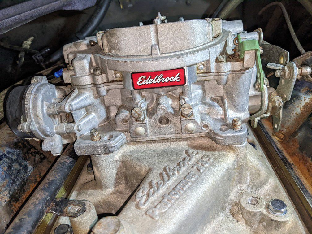 Edelbrock 1410 Carburetor - 750cfm - Electric Choke