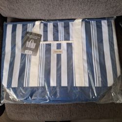 Insulated 40 can top zip tote cooler