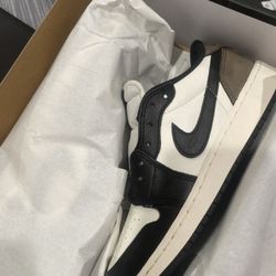 Jordan 1 mocha Lows