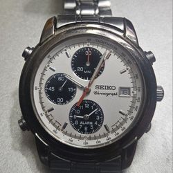 Vintage Seiko Panda Chronograph 7T32 quartz watch. 