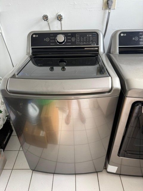 LG WASHER AND DRYER