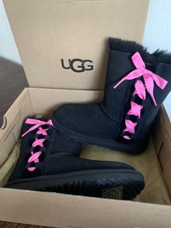 New Girl UGG Boots Size:3Y 