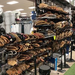 Huge selection of baseball and softball gear