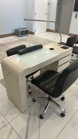 Nail Tables