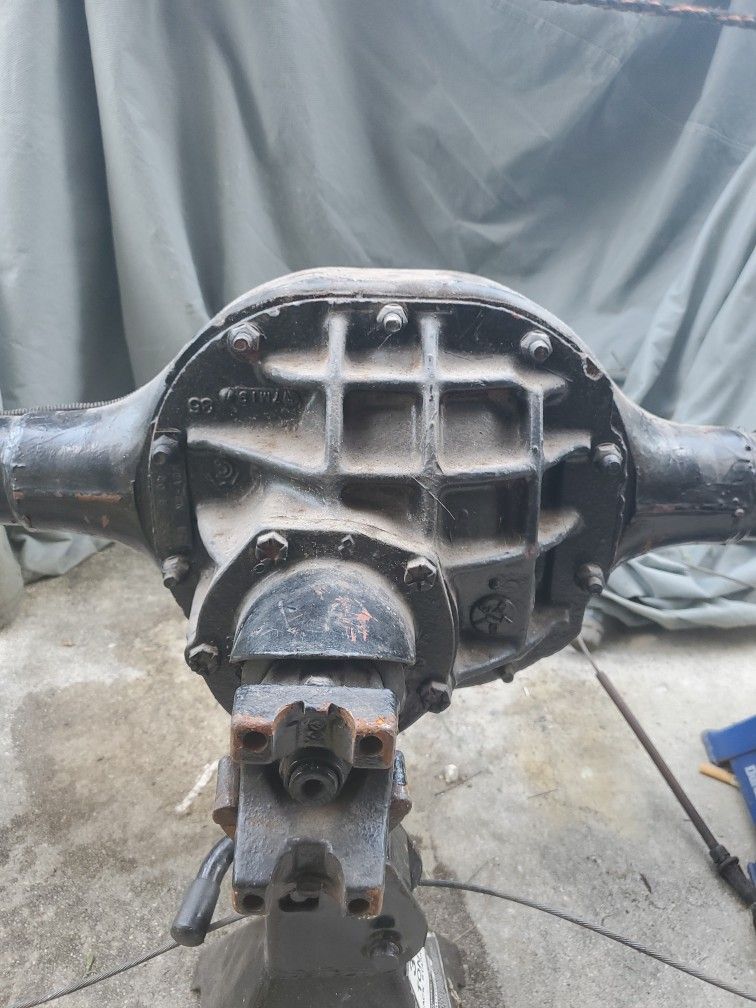 FORD 8" REAR END ASSEMBLY